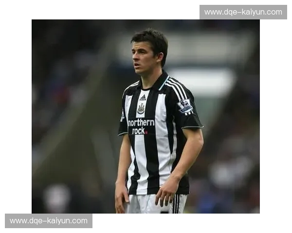 绿茵场上的爱恨情仇：纽卡斯尔与雷丁的恩怨纠葛